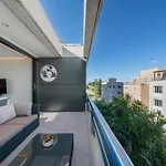 Sleek 1Br Apartment With Skylight Near Coogee Beach