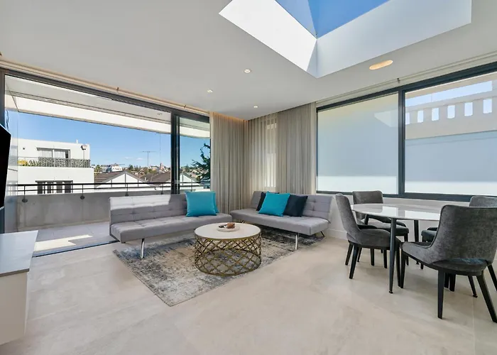 Sleek 1Br Apartment With Skylight Near Coogee Beach