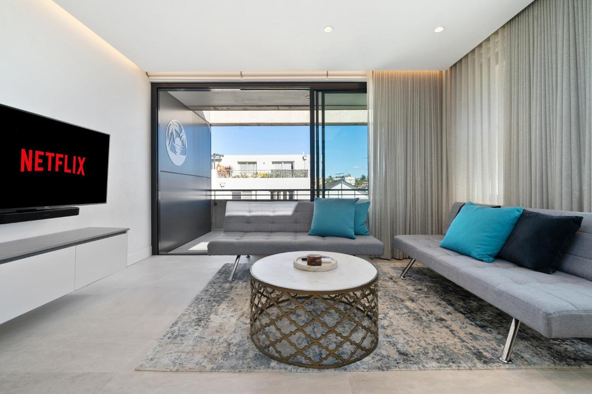Sleek 1br With Skylight Near Coogee Apartment Sydney