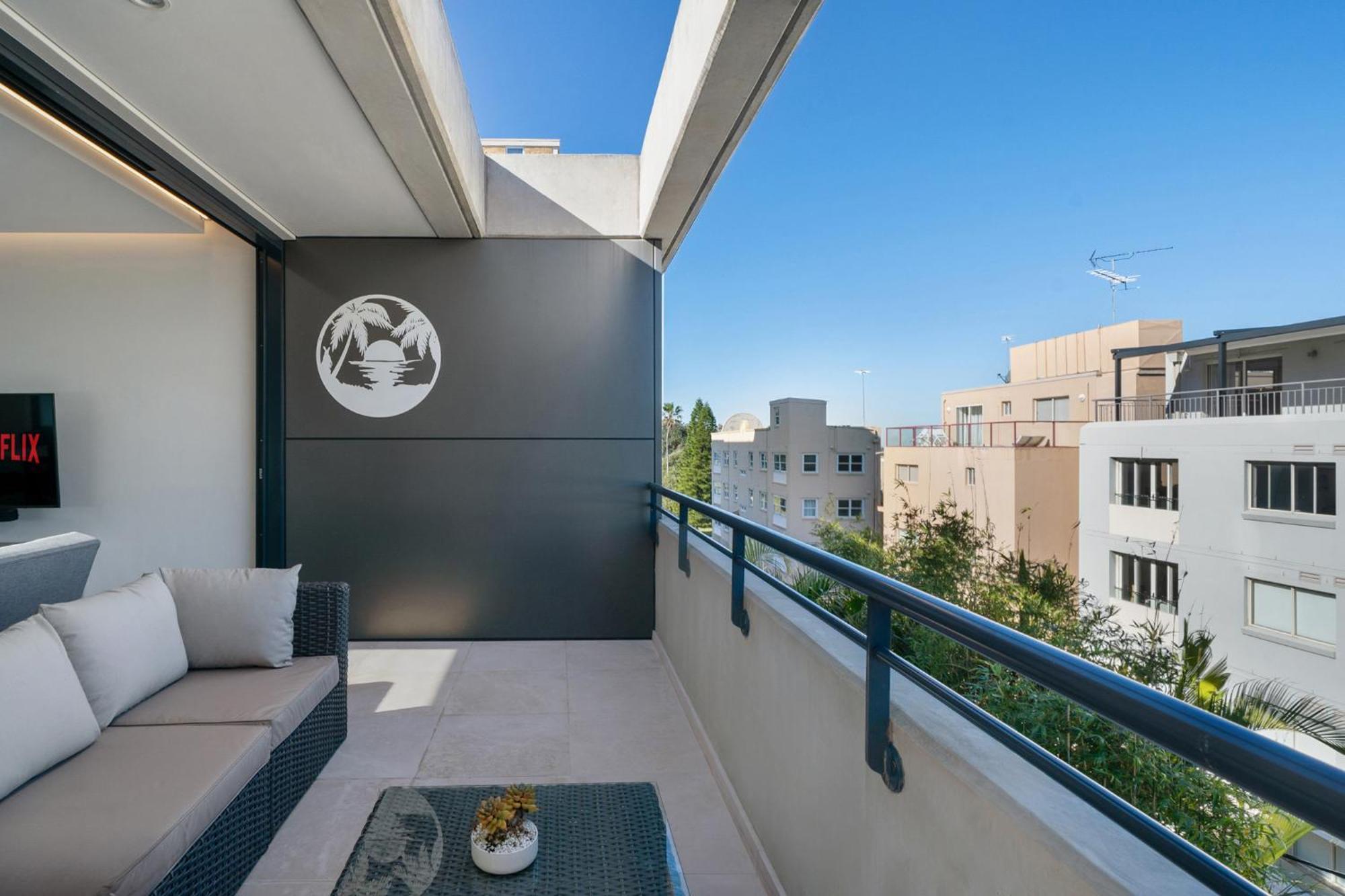 Sleek 1br With Skylight Near Coogee *