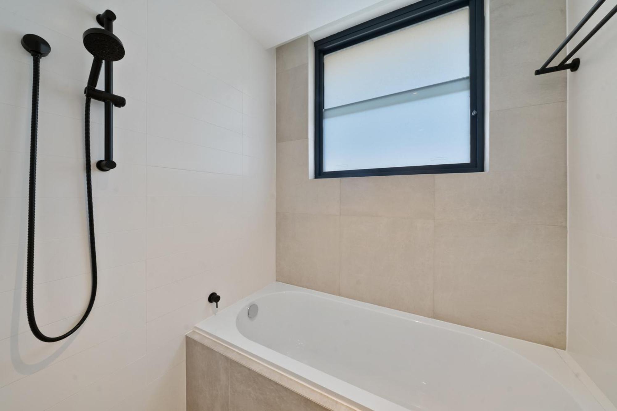 Sleek 1br With Skylight Near Coogee Apartment *