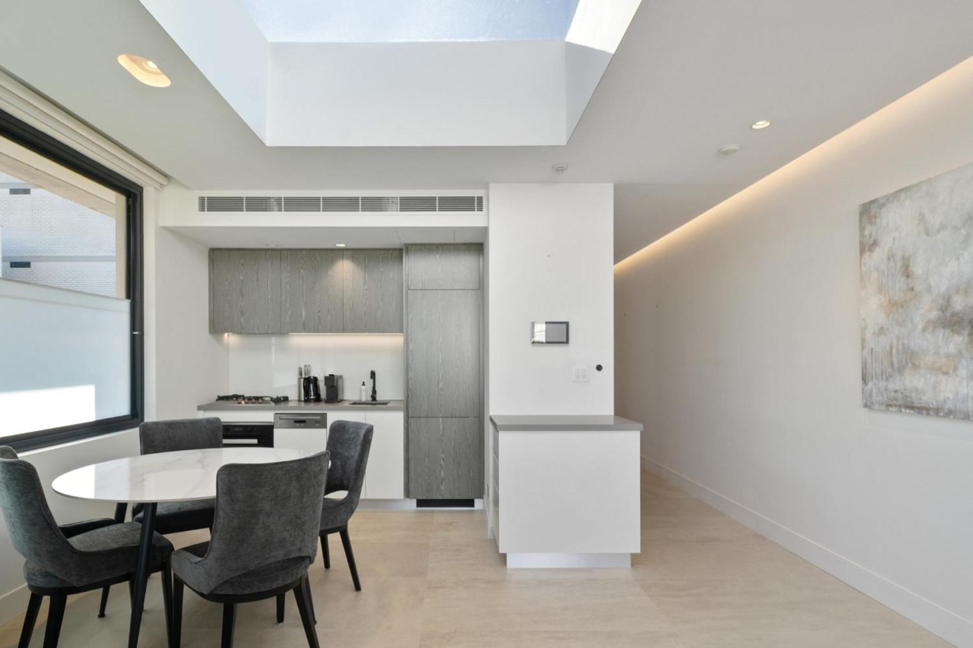 Apartment Sleek 1br With Skylight Near Coogee *