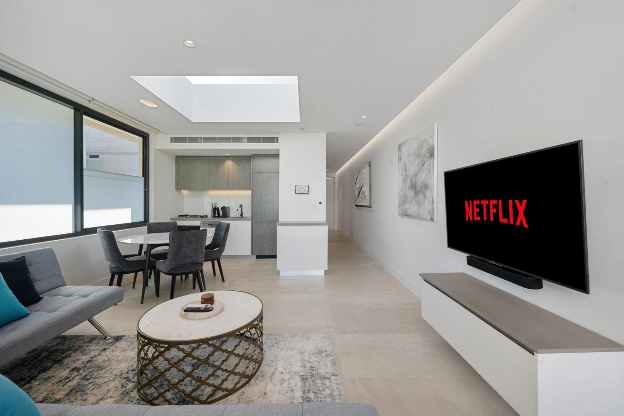 Sleek 1br With Skylight Near Coogee Apartment Sydney